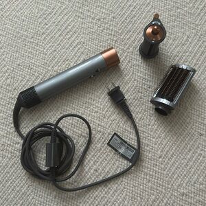 NEW European Dyson Airwrap